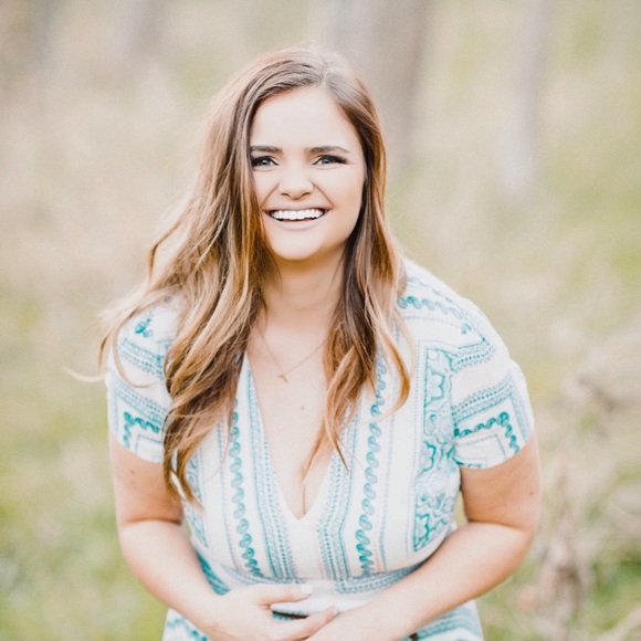 Meet your Posher, Cassy - Picture 2 of 3